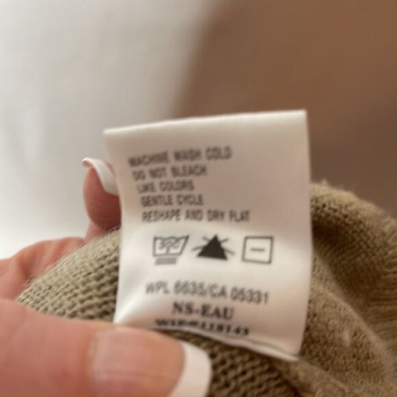 Woolrich full Zip Wool Blend Sweater. Size Medium. - Picture 7 of 7